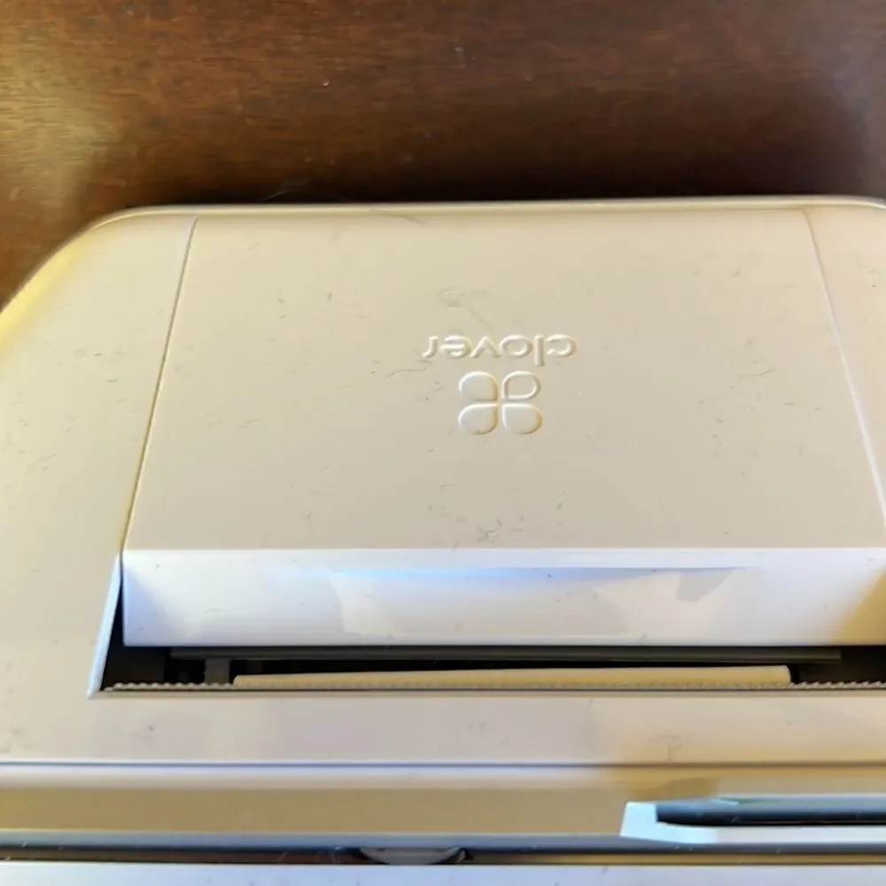 Clover Credit Card Machine - Picture 3 of 5